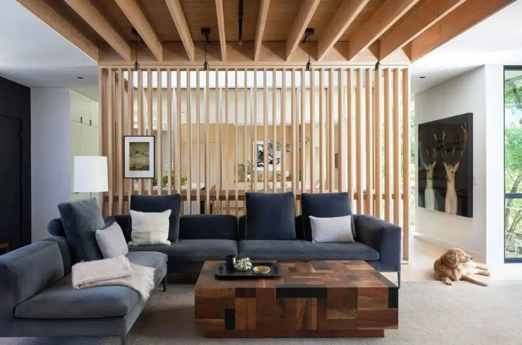 ديكورات فواصل بين الصالات – 8 تنسيقات ذكية لـ ديكورات فواصل بين الصالات في المنزل المفتوح